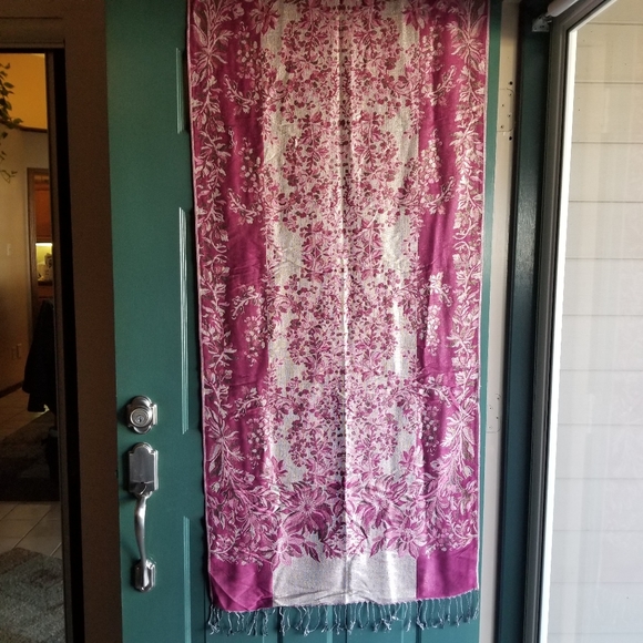 Scarves - Picture 3 of 4